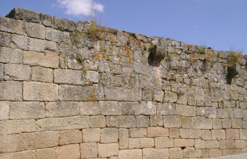 muralha pré-românica de miranda do douro