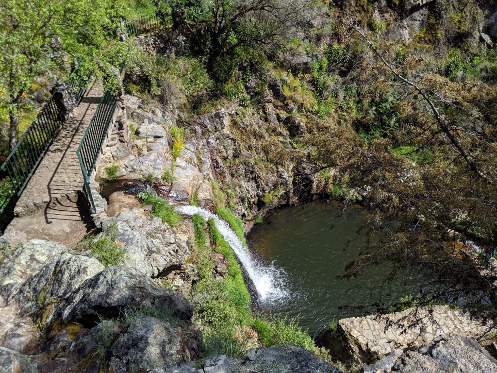 FRAGAS DO RABADÃO Waterfall  (Cascata do Penedo Furado) 