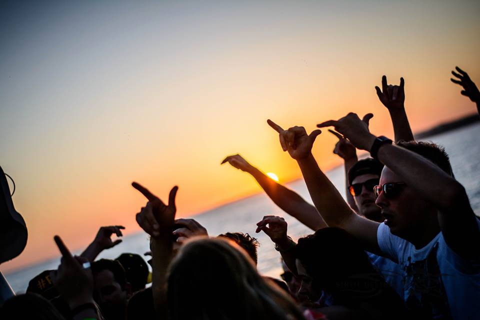   SUNSET BOAT PARTIES IN VILAMOURA 